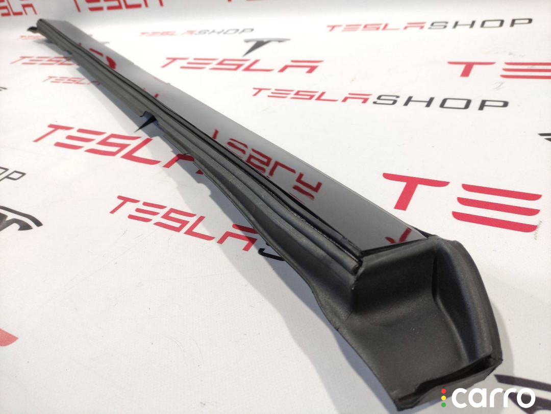 104136400G, 1048511-00-C Накладка крышки багажника Tesla Model X 2016г. - фото №3