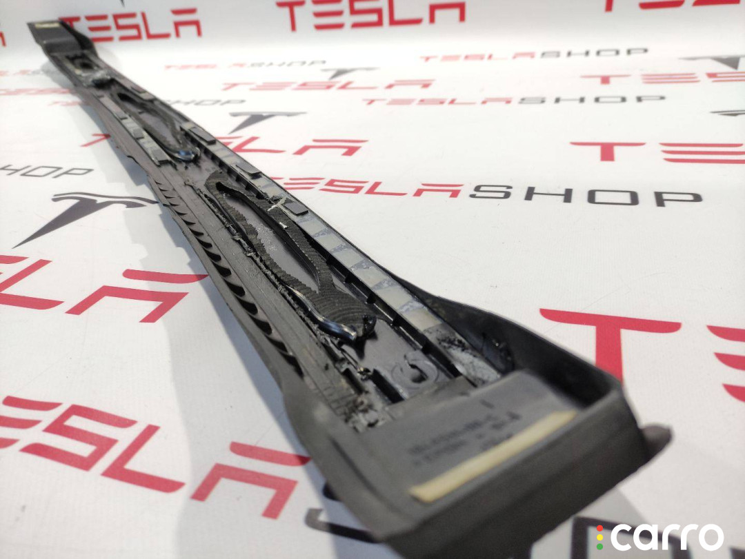 104136400G, 1048511-00-C Накладка крышки багажника Tesla Model X 2016г. - фото №5