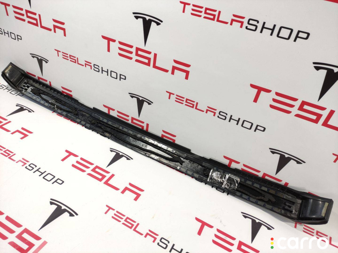 104136400G, 1048511-00-C Накладка крышки багажника Tesla Model X 2016г. - фото №6