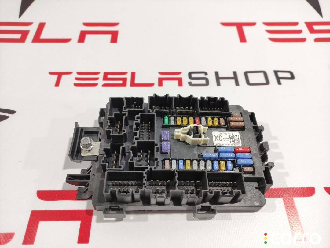 1034409-01-C Блок предохранителей передний Tesla Model X 2017г. - фото №1