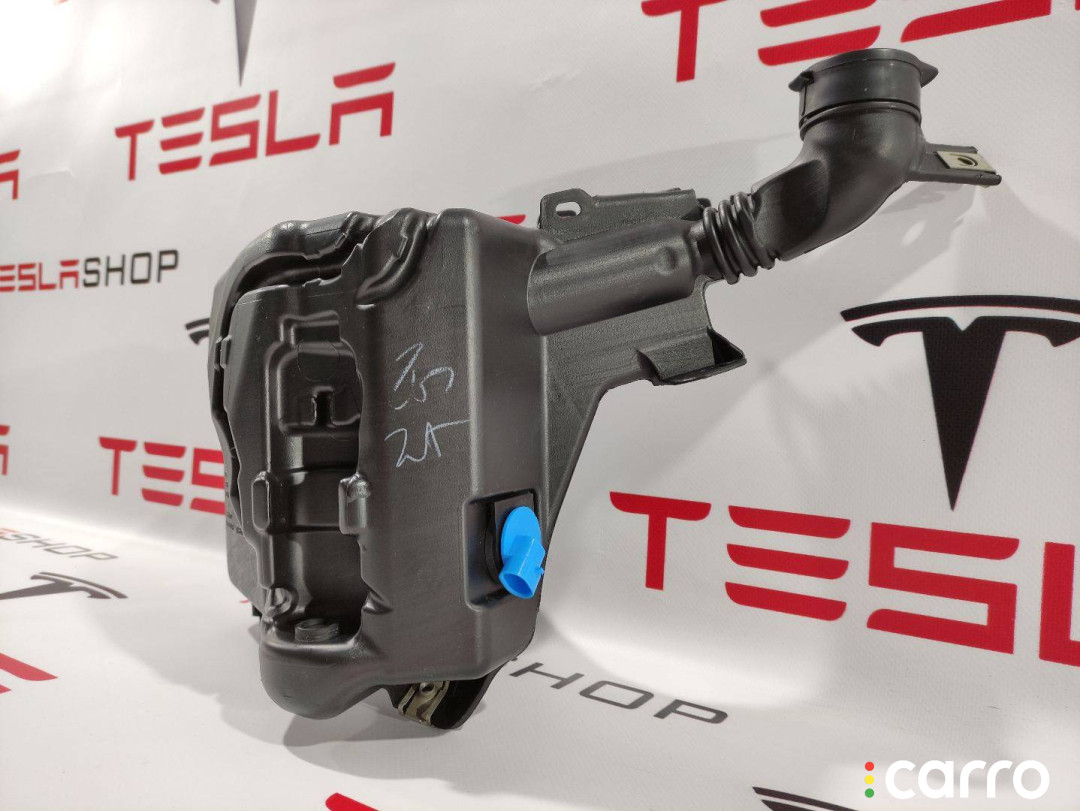 1096062-00-F, 1139548-00-A бачок омывателя Tesla Model 3 2020г. - фото №3