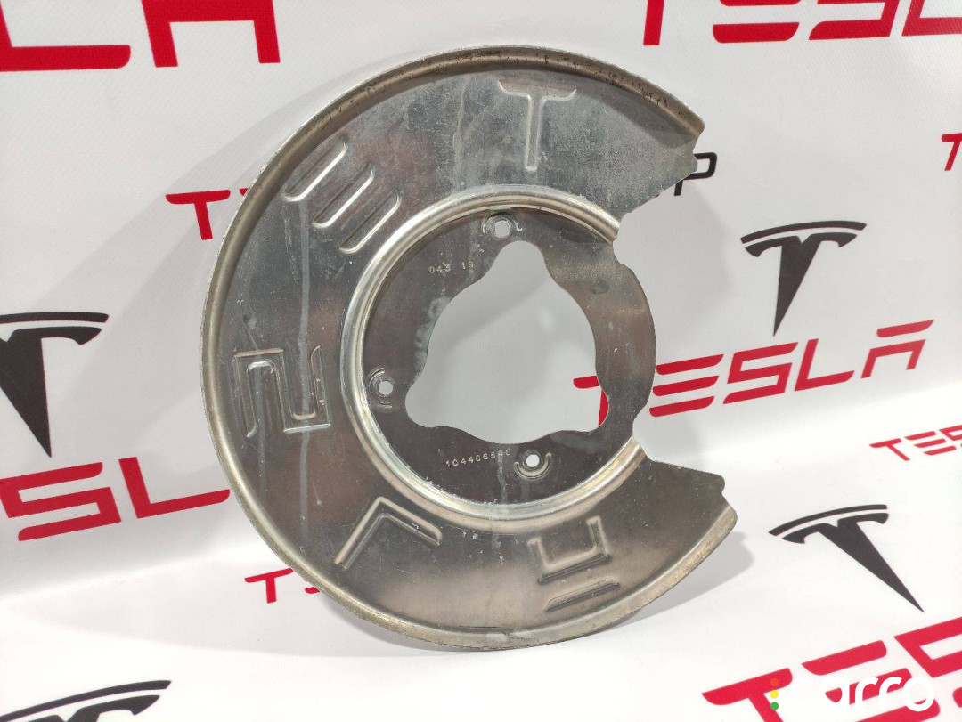 1044665-00-C Кожух тормозного диска Tesla Model 3 2020г. - фото №3