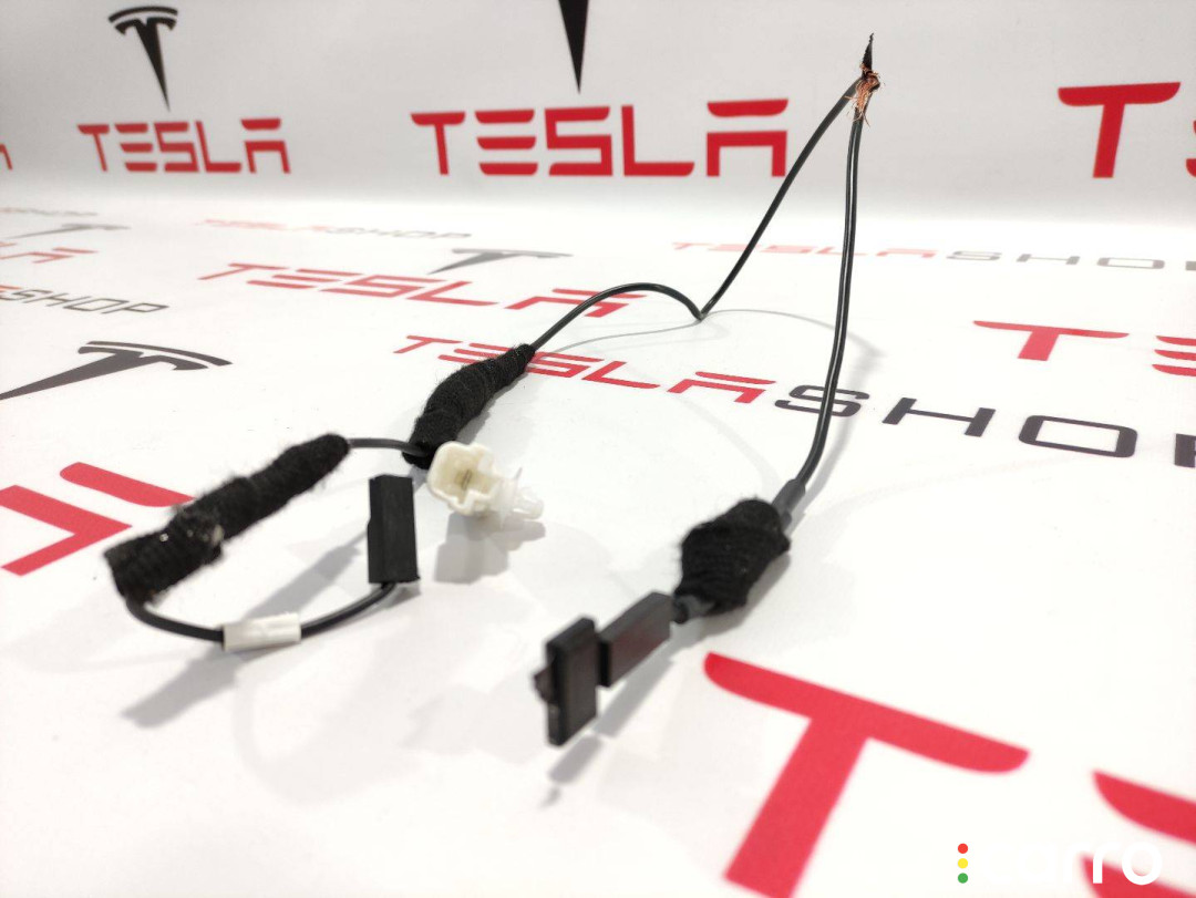1102749-00-B антенна Tesla Model 3 2020г. - фото №1