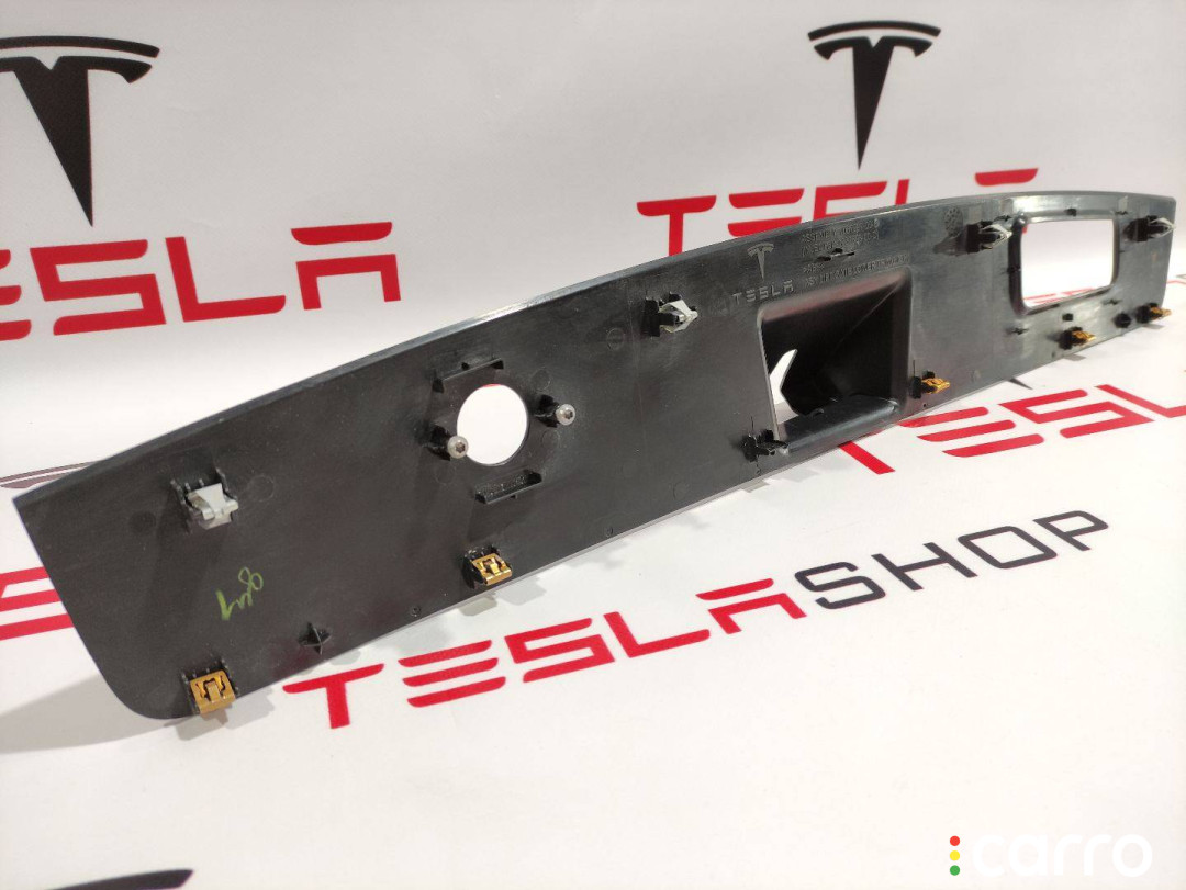 1037897-00-E Накладка крышки багажника Tesla Model X 2017г. - фото №4