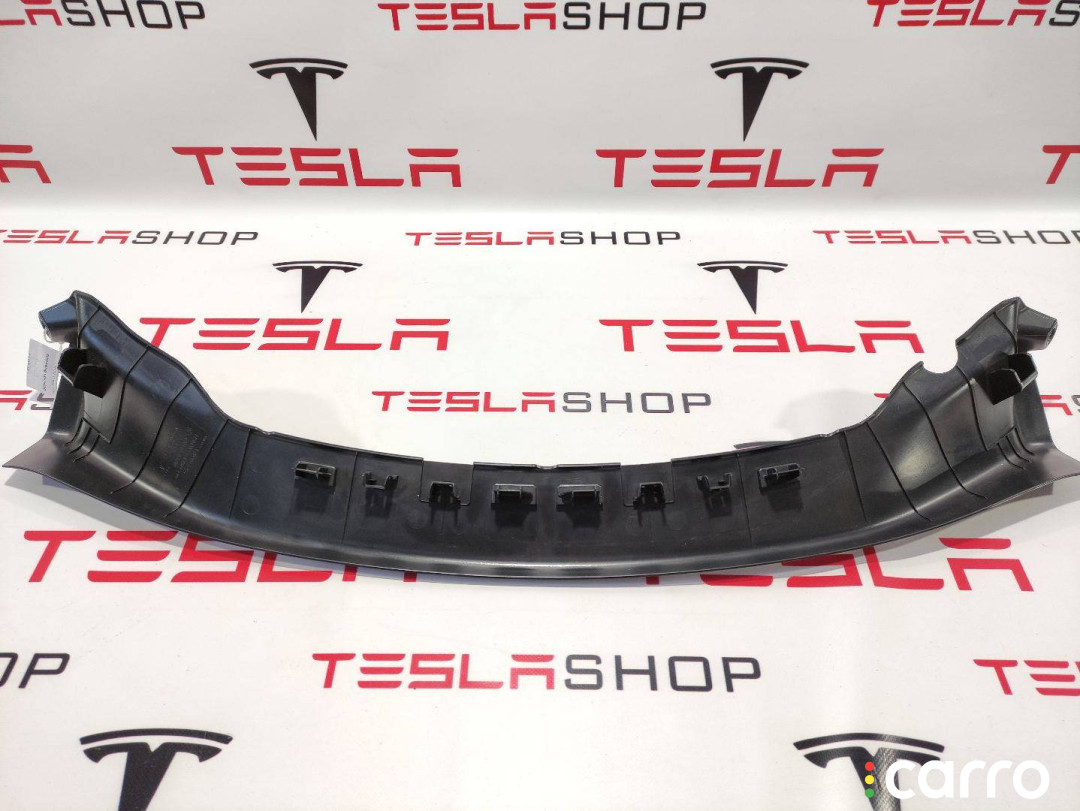 1132812-00-A Накладка крышки багажника Tesla Model 3 2020г. - фото №3