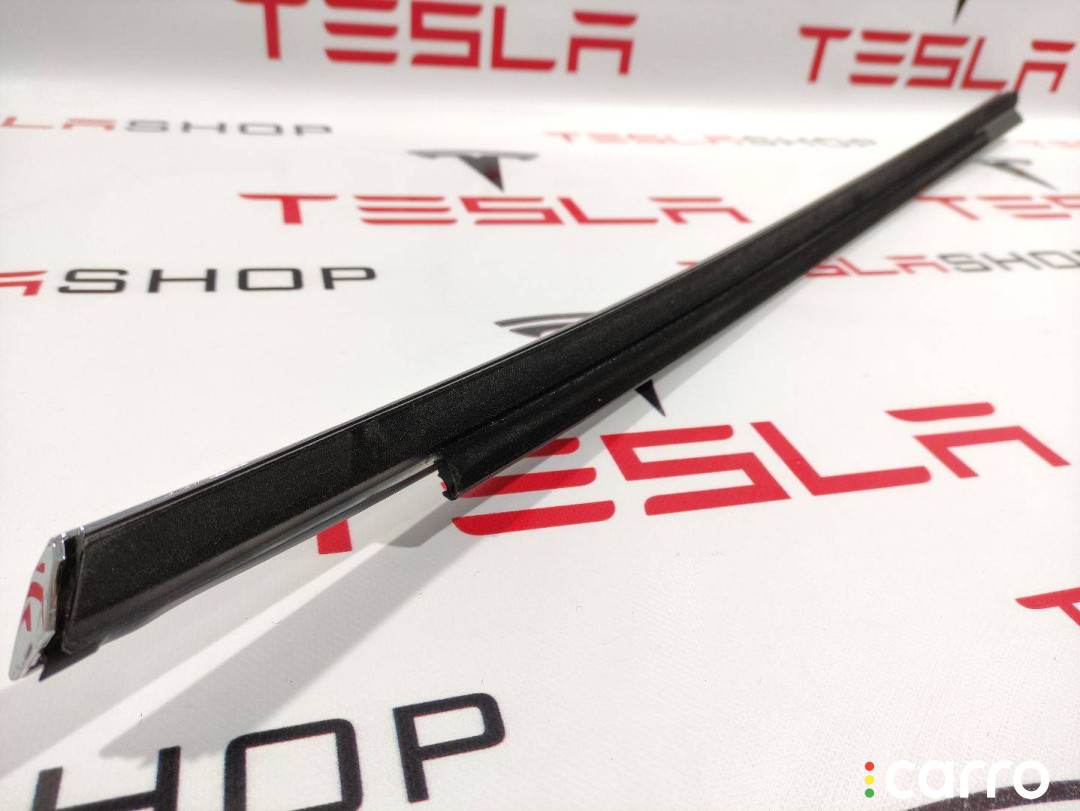 109578900C молдинг двери задней левой Tesla Model S 2020г. - фото №3