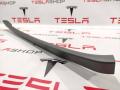 1009255-00-F Накладка крышки багажника Tesla Model S 2015г. - фото №4