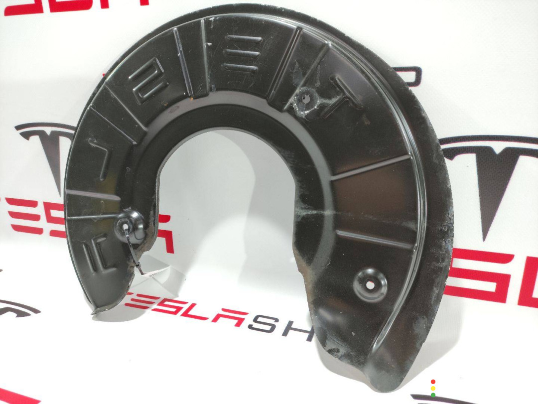 1045945-01-B Кожух тормозного диска Tesla Model S 2015г. - фото №1