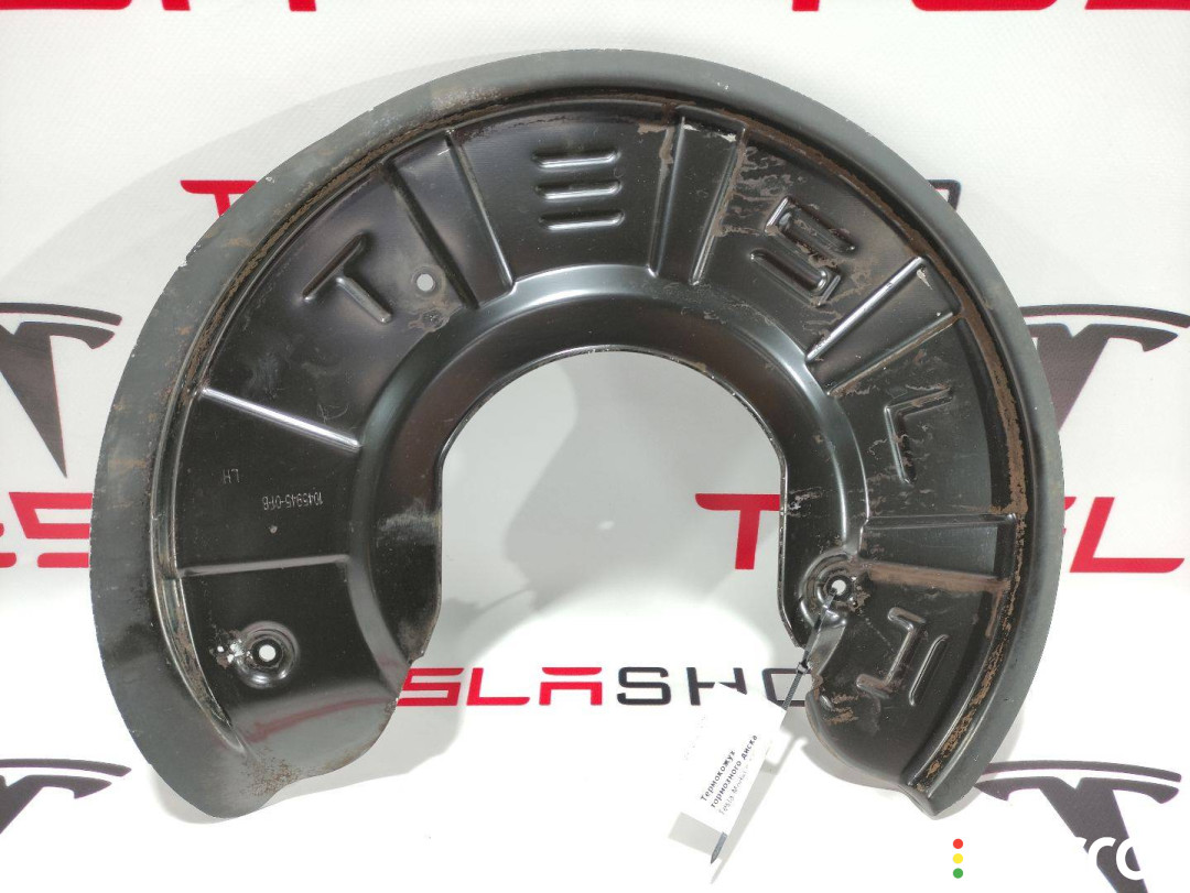 1045945-01-B Кожух тормозного диска Tesla Model S 2015г. - фото №3