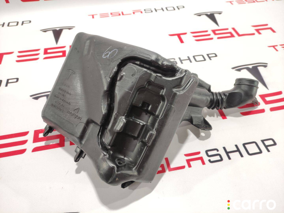 1090850-00-E бачок омывателя Tesla Model 3 2019г. - фото №1