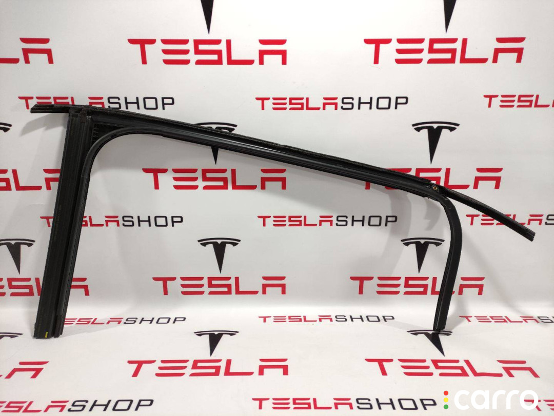 1032278-00-D, 1032278-00-E уплотнитель задний правый Tesla Model X 2017г. - фото №1