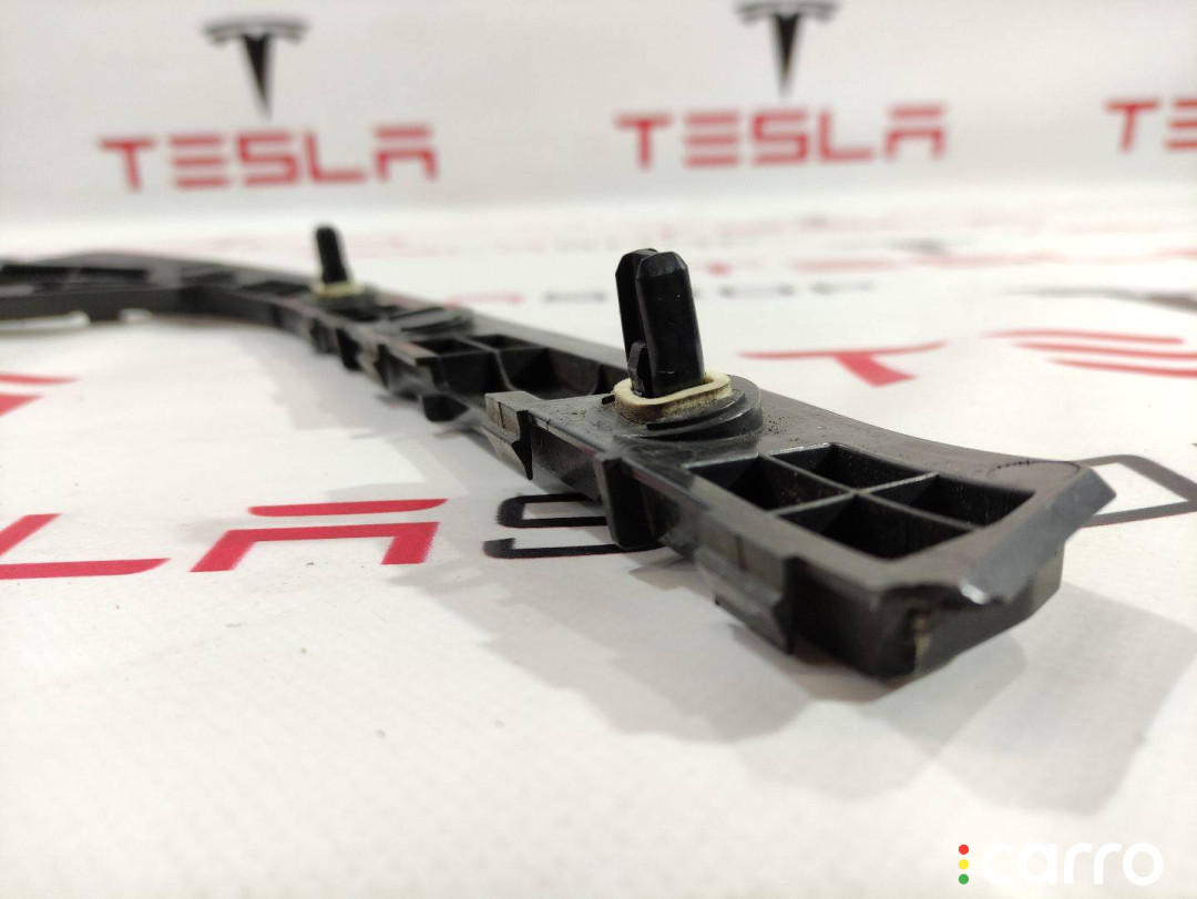 1083989-00-I крепление бампера заднего правый Tesla Model 3 2019г. - фото №3