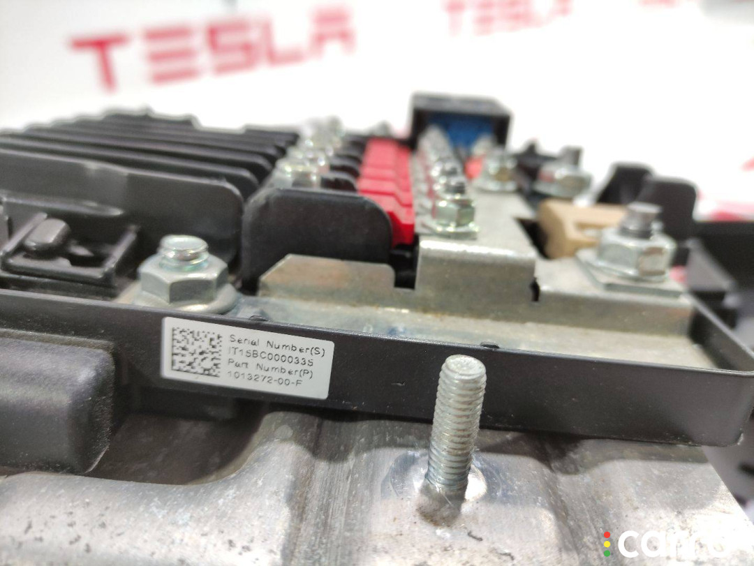 1013272-00-F, 1013274-02-C Блок предохранителей передний Tesla Model S 2015г. - фото №5