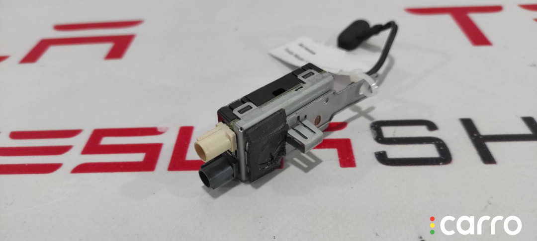 1004793-00-D усилитель антенны Tesla Model S 2015г. - фото №2