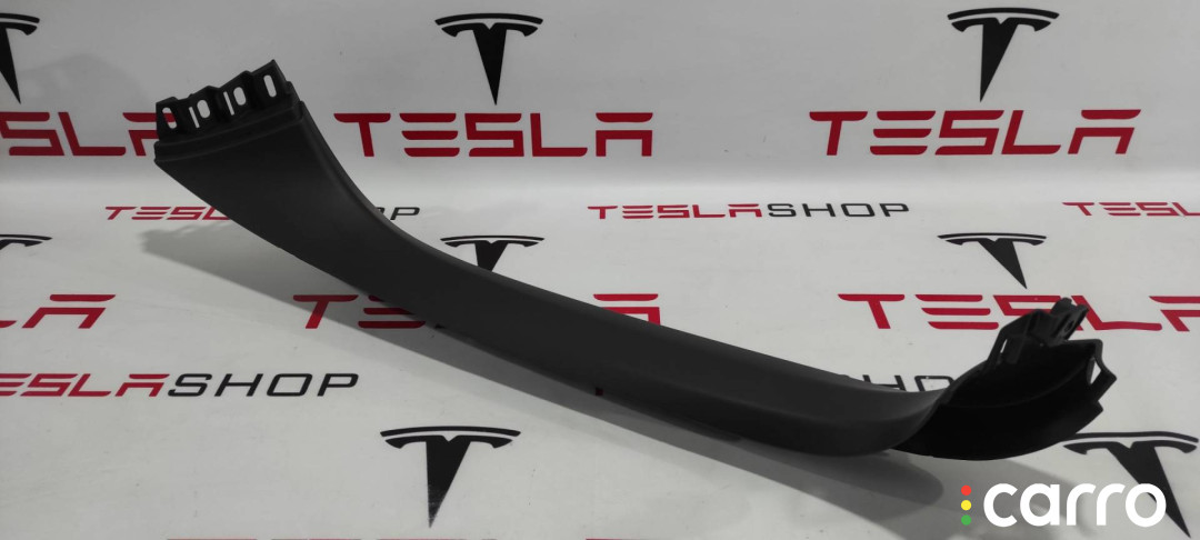 1037902-00-E, 1037903-00-E, 1037903-50-E Накладка крышки багажника Tesla Model X 2017г. - фото №1