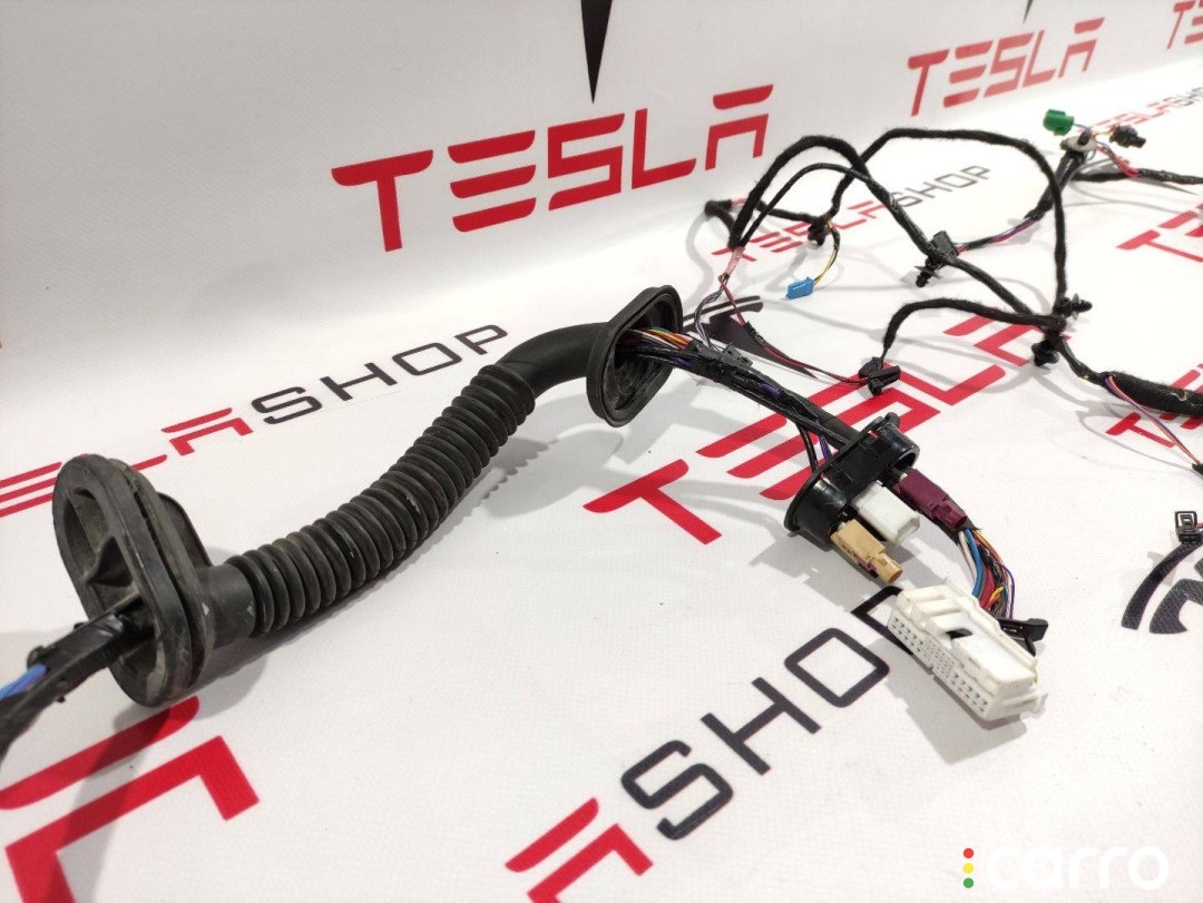 1067957-00-E Электропроводка двери Tesla Model 3 - фото №3