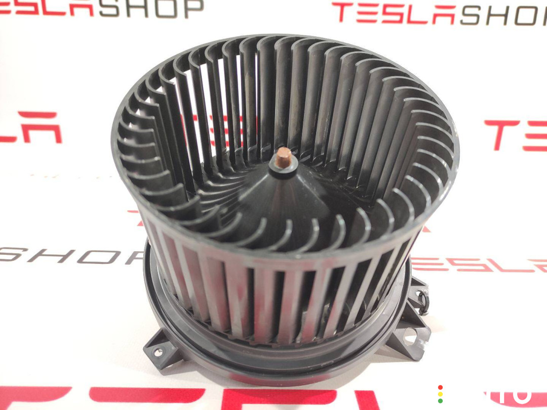 1099999-00-H, 1107669-00-B моторчик печки Tesla Model 3 2019г. - фото №1