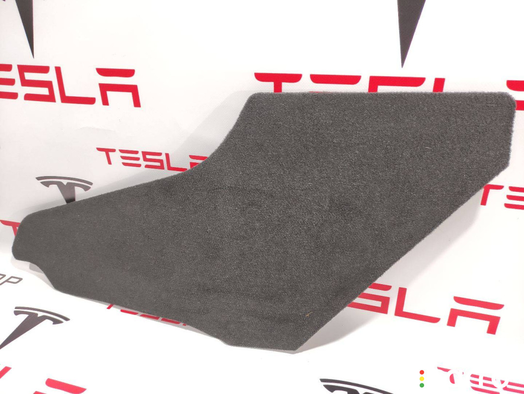 1086816-00-I Накладка центральной консоли Tesla Model 3 - фото №1