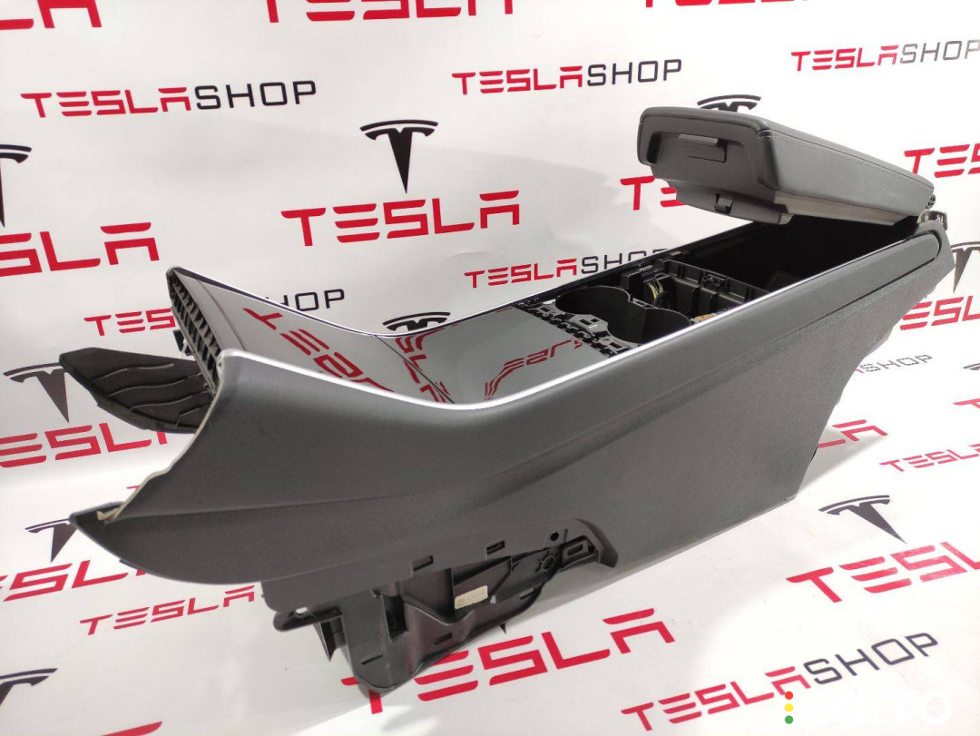 1087900-00-E Центральная консоль Tesla Model 3 - фото №1