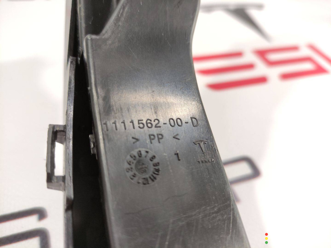 1067964-01-F, 1111562-00-D, 1138142-00-A кожух электрических разъемов Tesla Model 3 2019г. - фото №2
