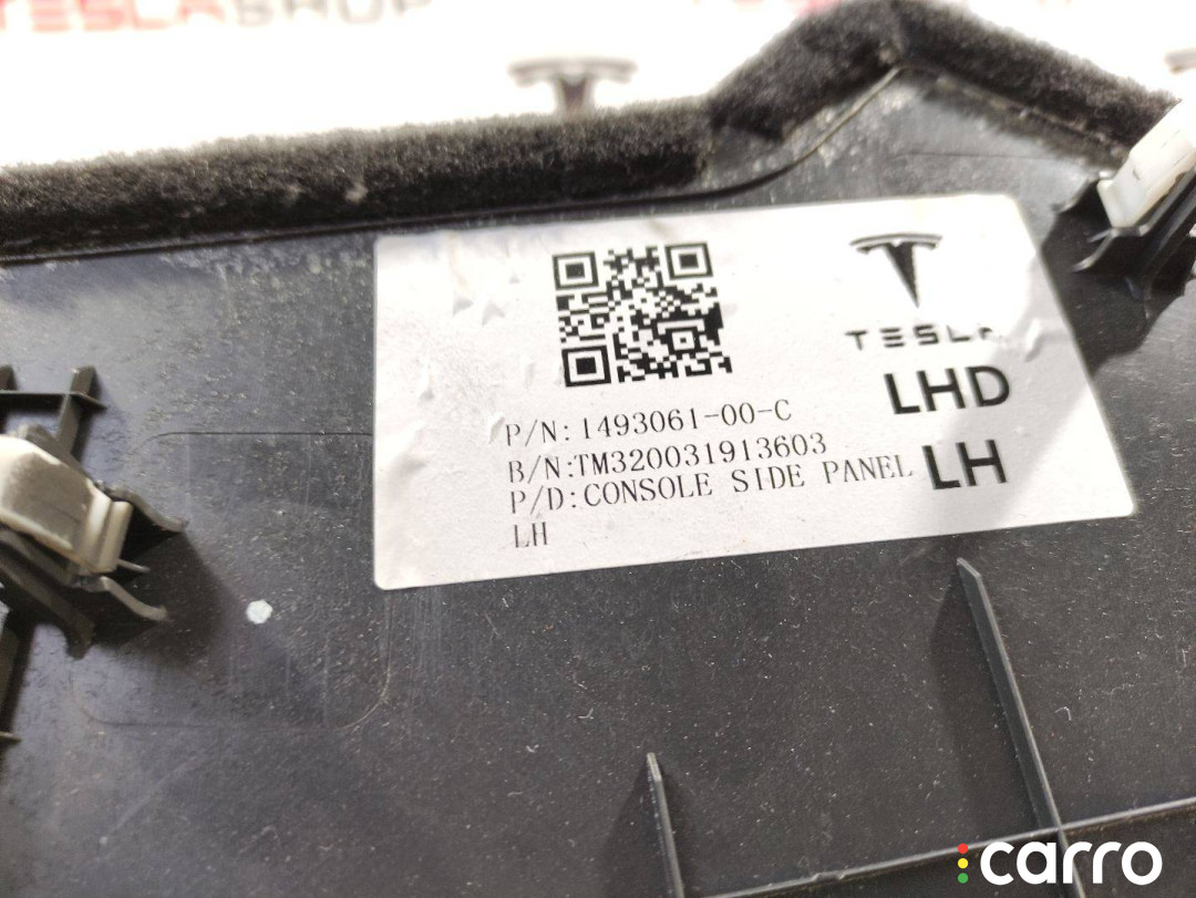1493061-00-S Накладка центральной консоли Tesla Model Y 2020г. - фото №2