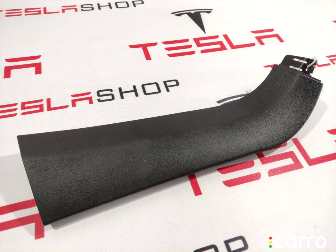 1009234-00-I Накладка крышки багажника Tesla Model S 2018г. - фото №1