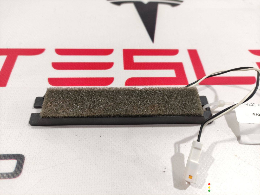 1014951-00-A, X-12069-001R1 Антенна системы комфортного доступа Tesla Model S 2015г. - фото №1