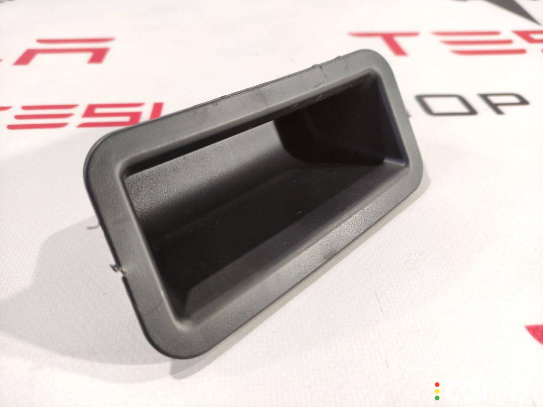 1009262-00-E Ручка крышки багажника Tesla Model S 2018г. - фото №1