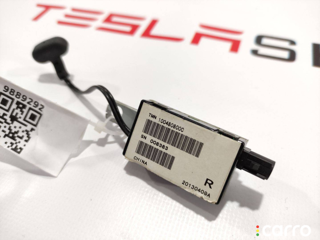 1004808-00-D усилитель антенны Tesla Model S 2015г. - фото №1