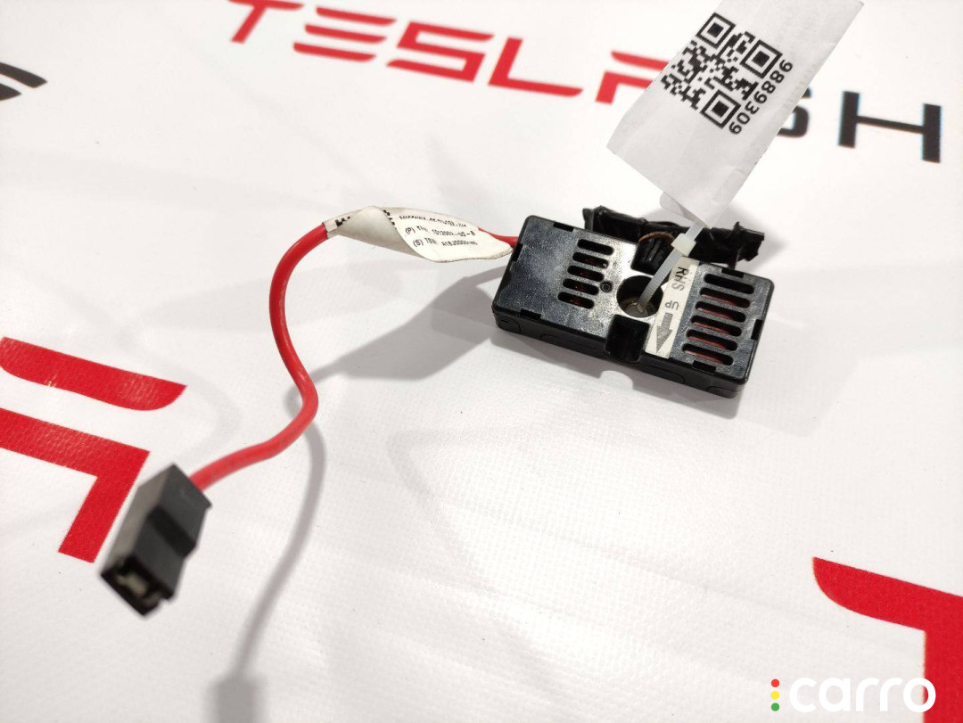 101200200B антенна Tesla Model S 2015г. - фото №1