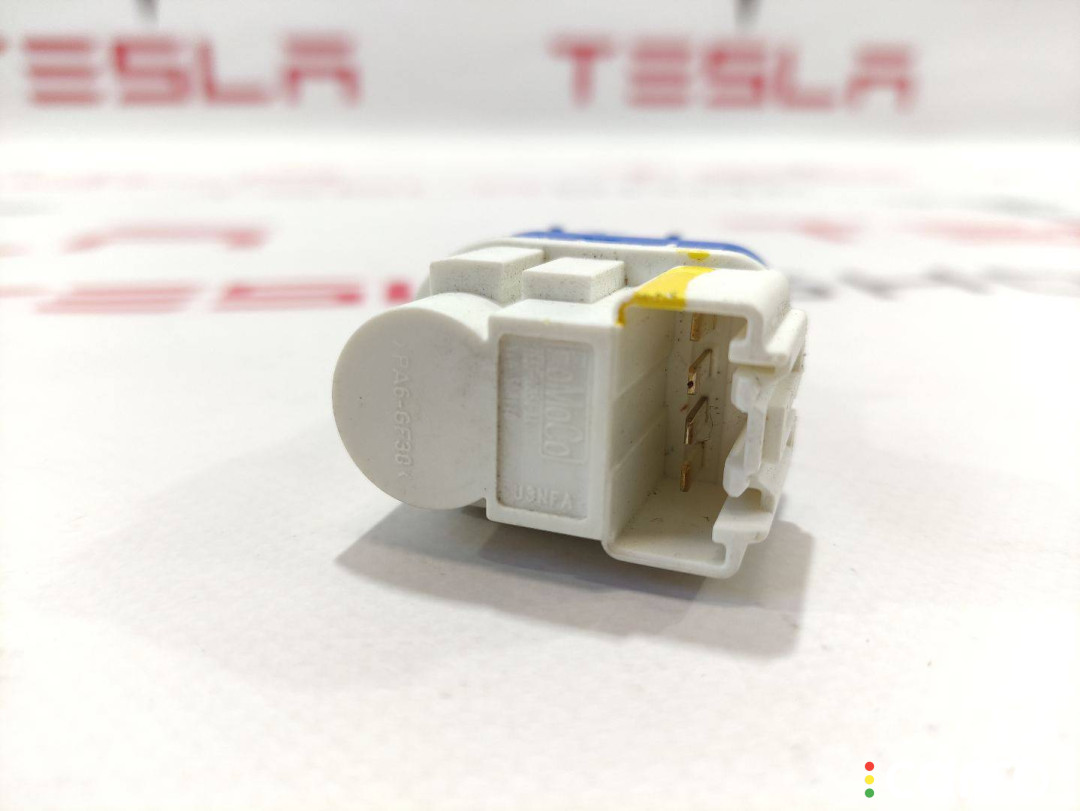 1005124-00-A датчик педали тормоза (лягушка) Tesla Model X 2017г. - фото №2