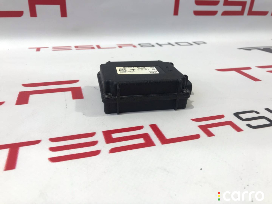 1005371-00-A блок комфорта Tesla Model S 2017г. - фото №1