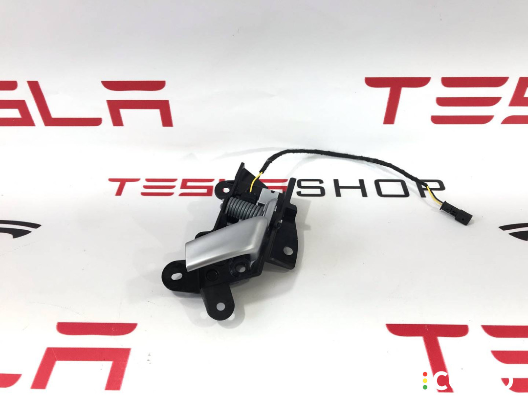 1008433-00-E, 1007940-00-G ручка внутренняя двери передней правой Tesla Model S 2017г. - фото №3