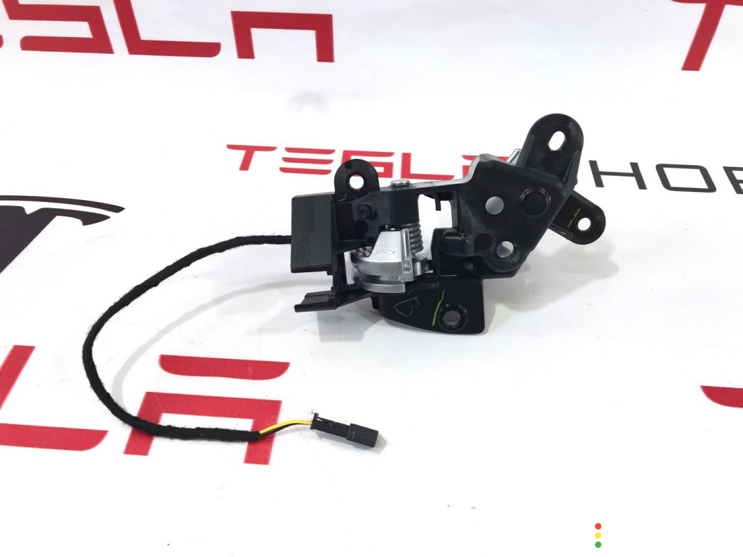 1008433-00-E, 1007940-00-G ручка внутренняя двери передней правой Tesla Model S 2017г. - фото №4