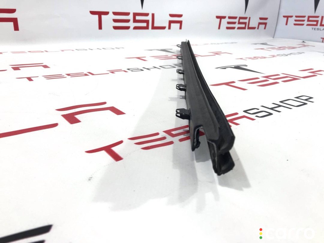 1038405-00-A, 1038406-00-A уплотнитель передний Tesla Model S 2017г. - фото №3