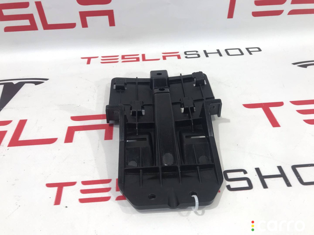 1056284-00-B Кронштейн Tesla Model X 2017г. - фото №2