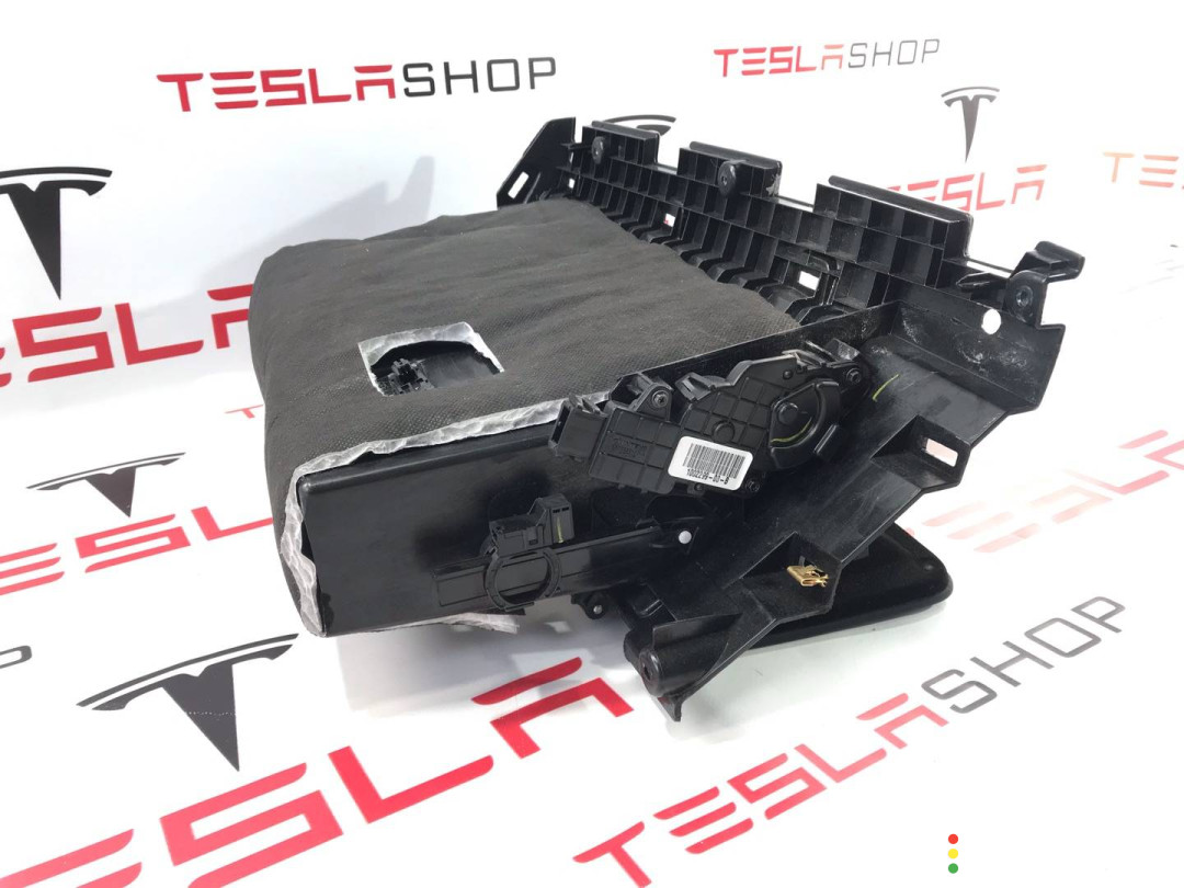 1003327-01-O Бардачок Tesla Model S 2017г. - фото №3