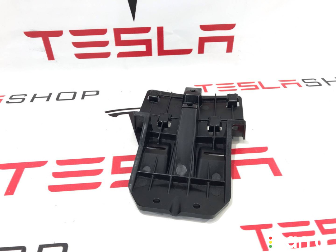 1056284-00-B Кронштейн Tesla Model S 2017г. - фото №3