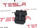 1056284-00-B Кронштейн Tesla Model S 2017г. - фото №3