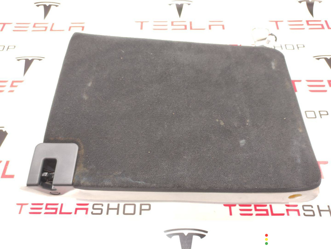 сиденье Tesla Model 3 - фото №5