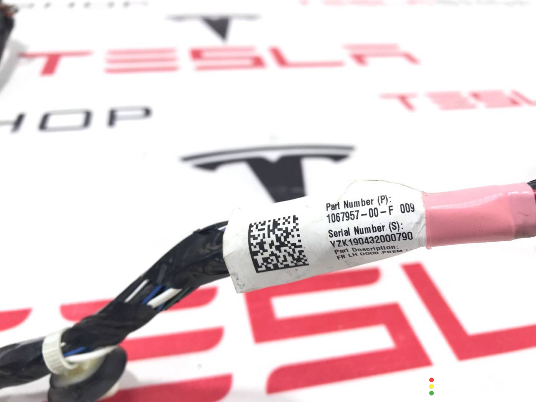 1067957-00-F Электропроводка двери Tesla Model 3 2018г. - фото №4