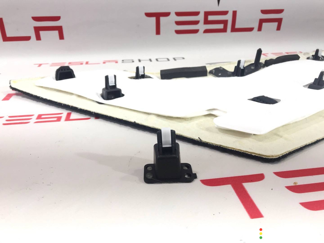 1564492-00-C Накладка центральной консоли Tesla Model S 2-й рест 2021г. - фото №4
