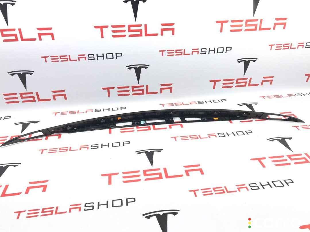 1011685-00-D, 1025776-00-A Молдинг крышки багажника Tesla Model S 2-й рест 2021г. - фото №4