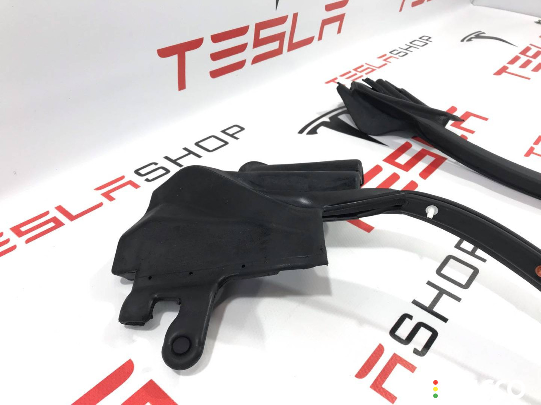 1615099-00-B Уплотнитель передней двери Tesla Model S 2-й рест 2021г. - фото №3