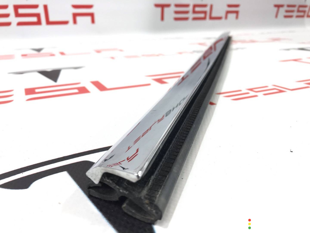 1095786-00-C молдинг двери передней левой Tesla Model S 2017г. - фото №3