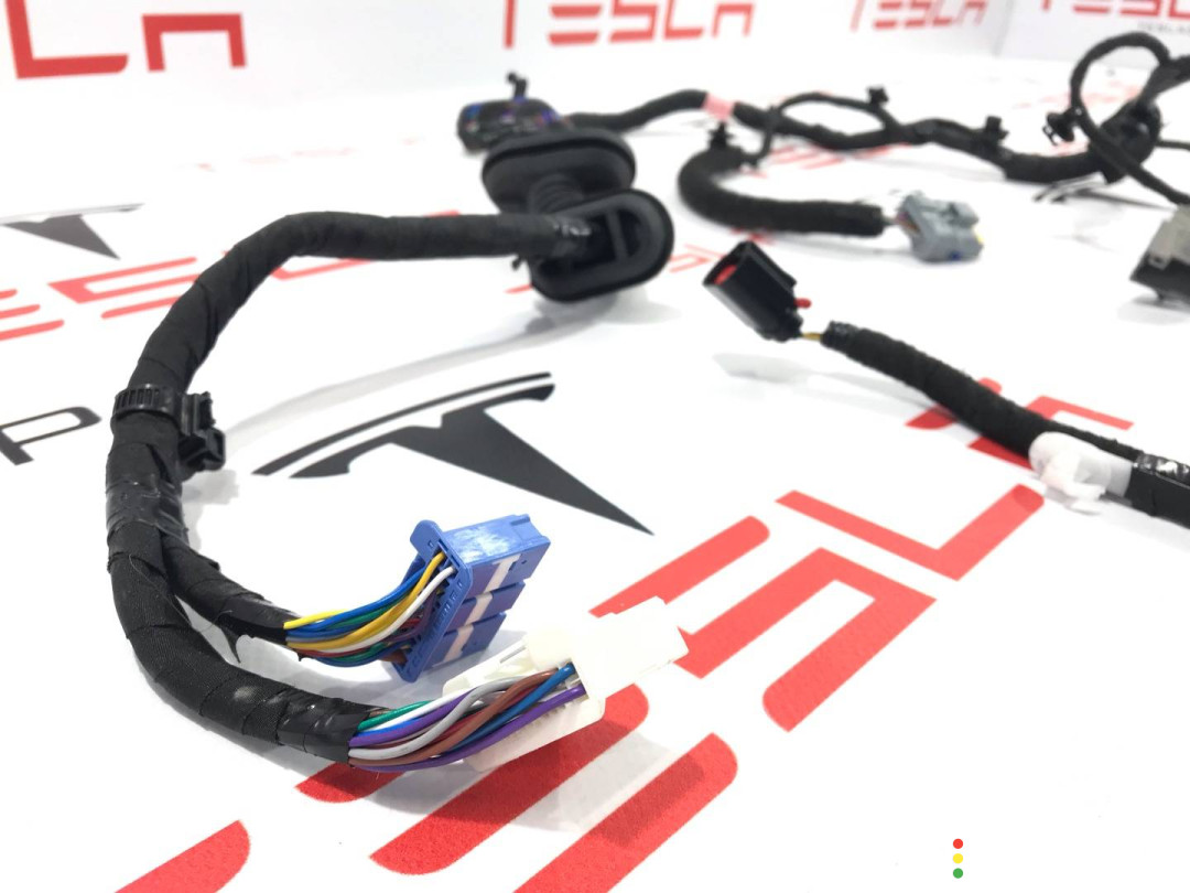 2486397-00-C Электропроводка двери Tesla Model S 2-й рест 2021г. - фото №2