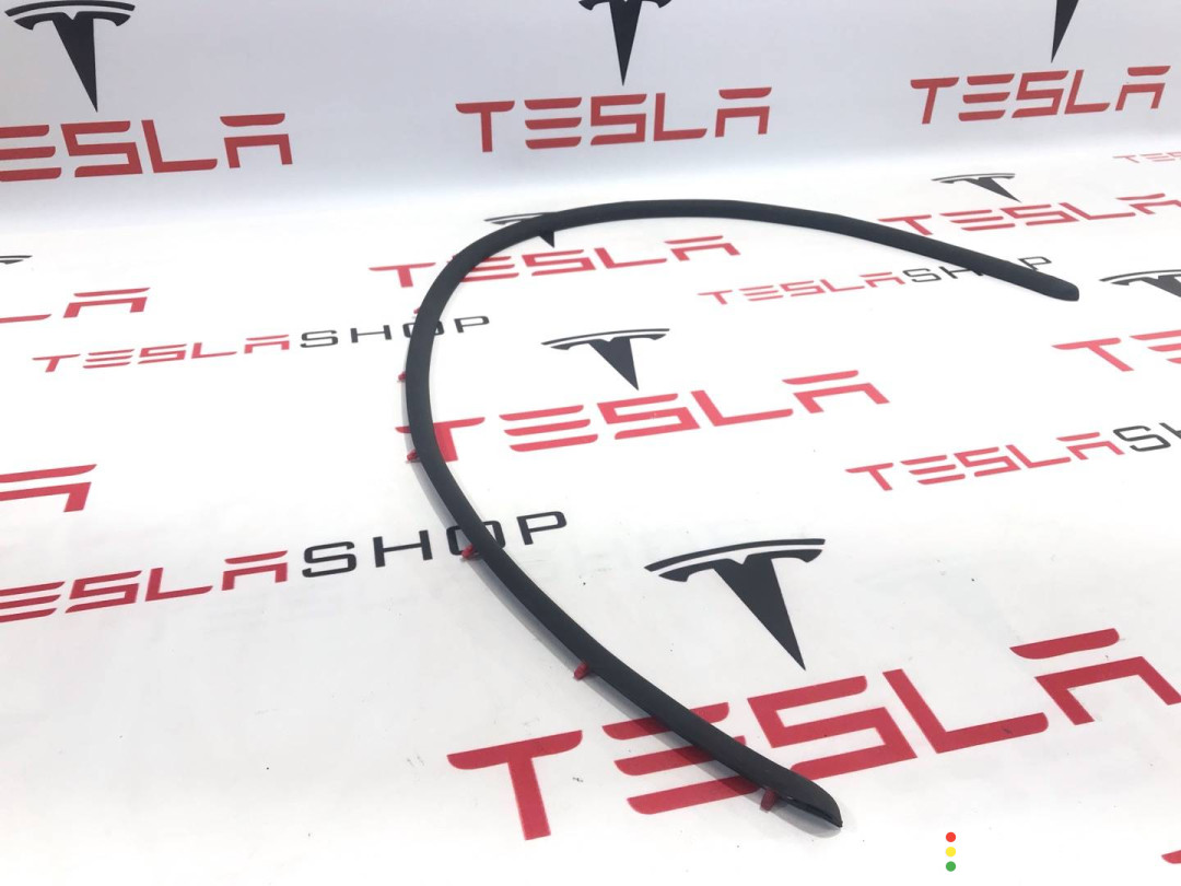 1609409-00-A уплотнитель капота Tesla Model S 2-й рест 2021г. - фото №2