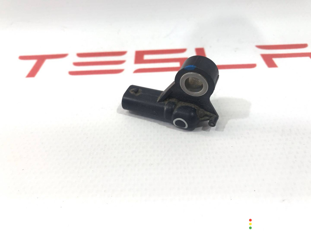 1473447-00-A датчик удара Tesla Model S 2-й рест 2021г. - фото №4