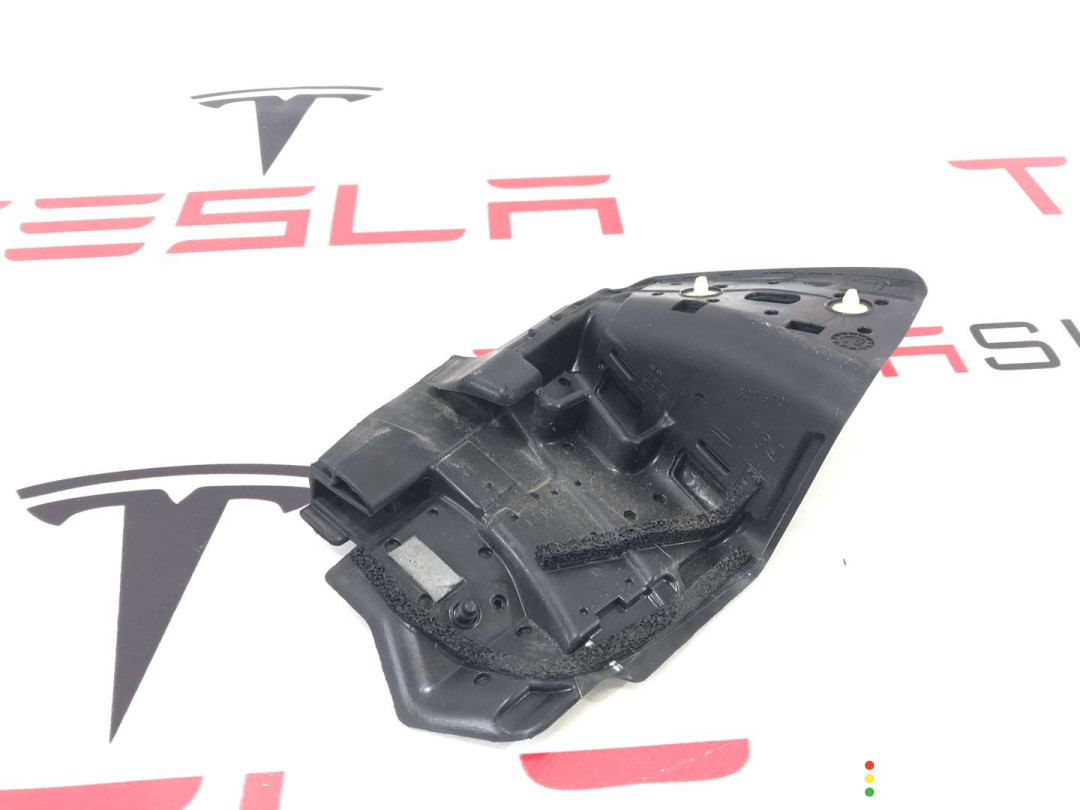 1607570-00-B Уплотнитель задней двери Tesla Model S 2-й рест 2021г. - фото №3