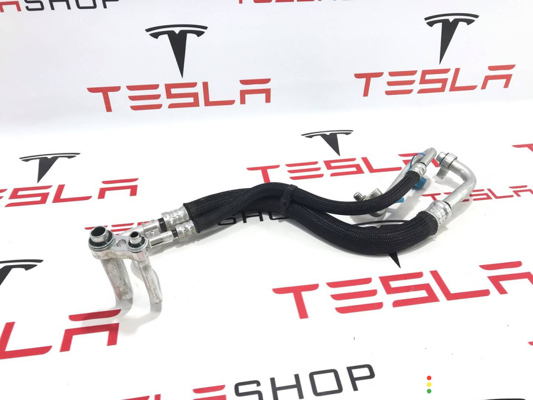 1594005-00-C Трубка кондиционера Tesla Model S 2-й рест 2021г. - фото №1